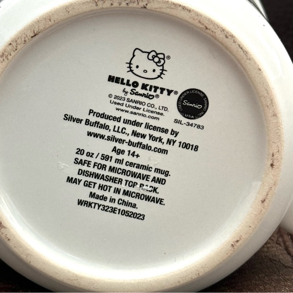 Trick or Treat - Hello Kitty Black Cat 20oz Ceramic Halloween Mug - Picture 6 of 6